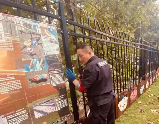 C:/Users/BA/Desktop/風(fēng)雨過(guò)后南京保安迅速行動(dòng)，恢復(fù)安“寧”面貌/8.jpg8